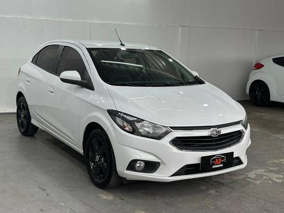 CHEVROLET ONIX 1.4 MPFI LT 8V FLEX 4P MANUAL CHEVROLET ONIX 1.4 MPFI LT 8V FLEX 4P MANUAL